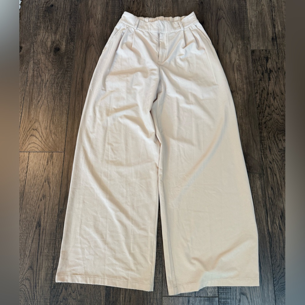 ALO Yoga Cream Wide-Leg Pants